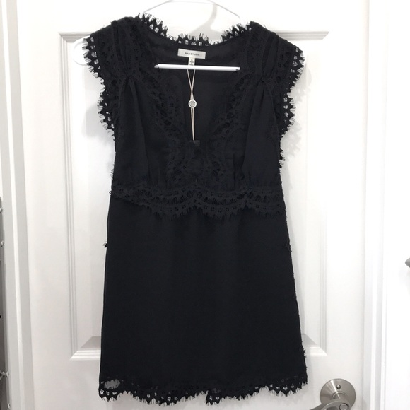 Max Studio lace v-neck tank. Size Small NWT - Picture 1 of 7